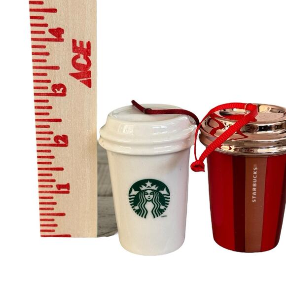 SET OF 2 STARBUCKS CHRISTMAS ORNAMENTS 2014 CUP & CHRISTMAS 2018 CUP - Picture 4 of 6